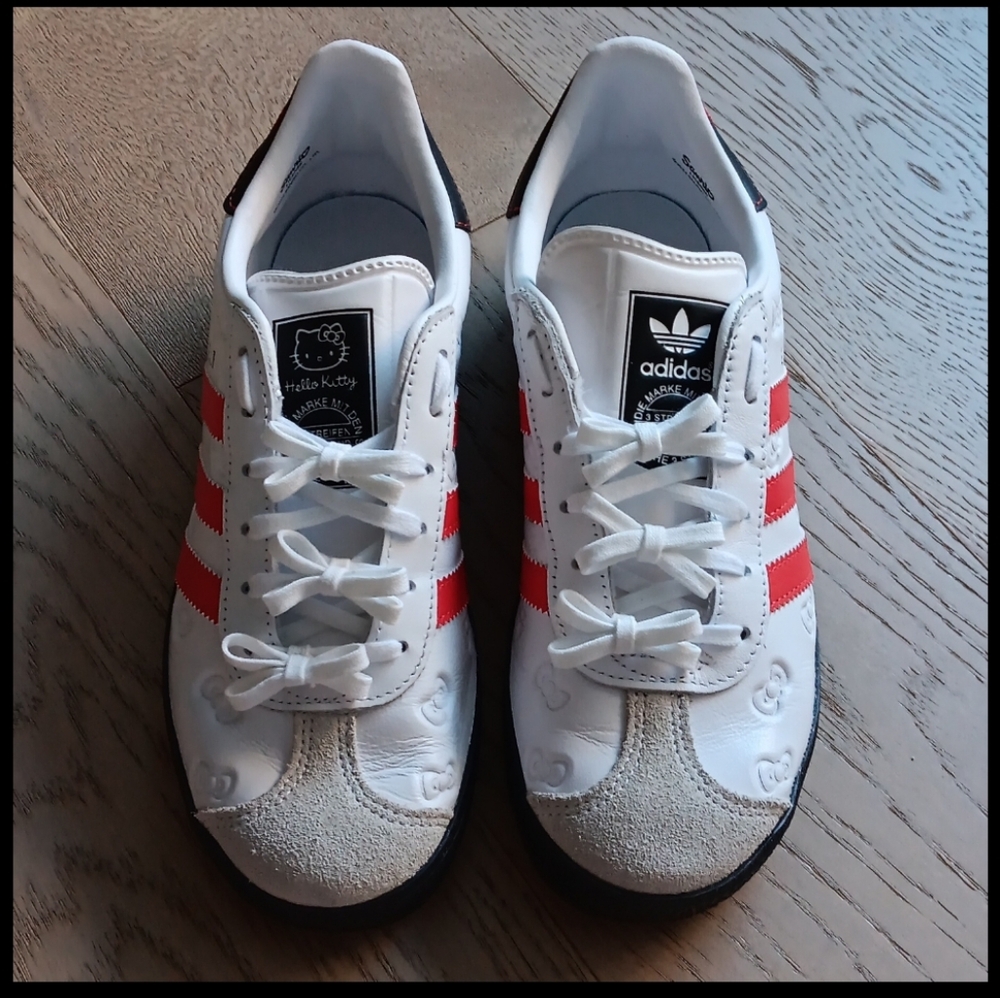 NEW HELLO KITTY Limited Edition Adidas Gazelle Size 4Y or 6-6.5 W - Picture 2 of 13